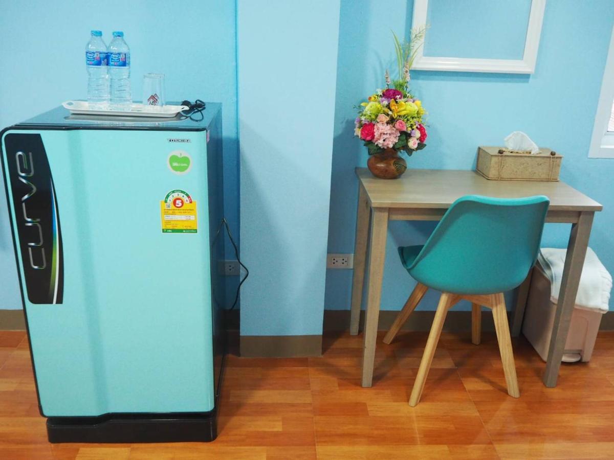 Zone Stations -That Phanom Esterno foto