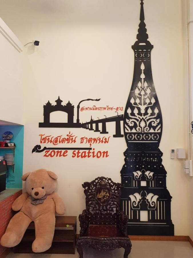 Zone Stations -That Phanom Esterno foto