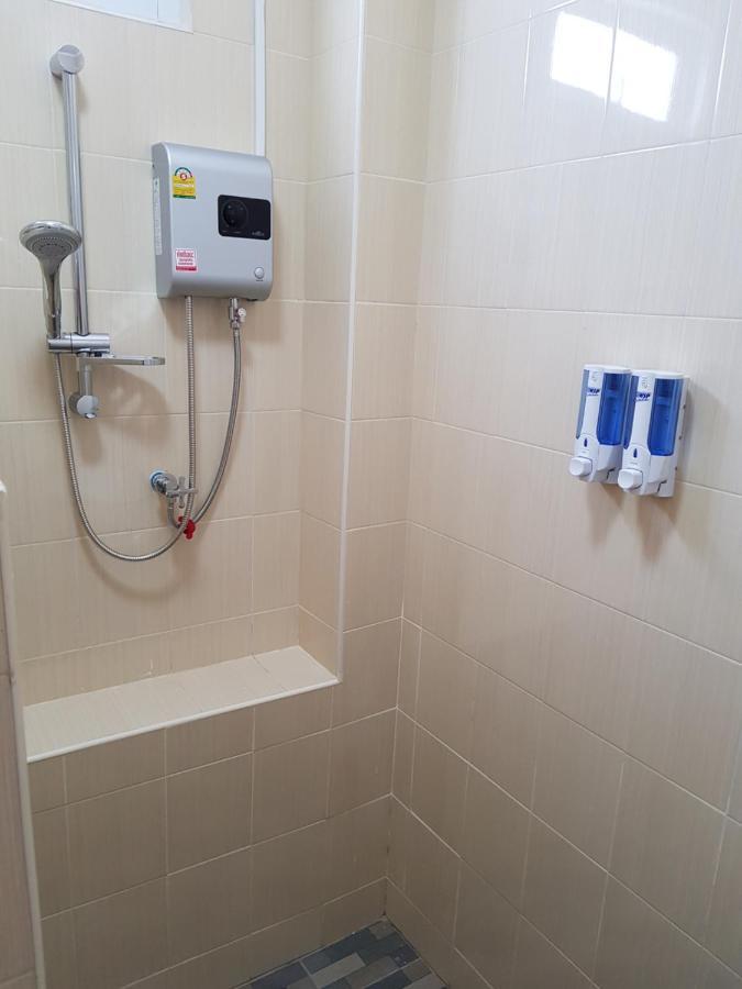 Zone Stations -That Phanom Esterno foto
